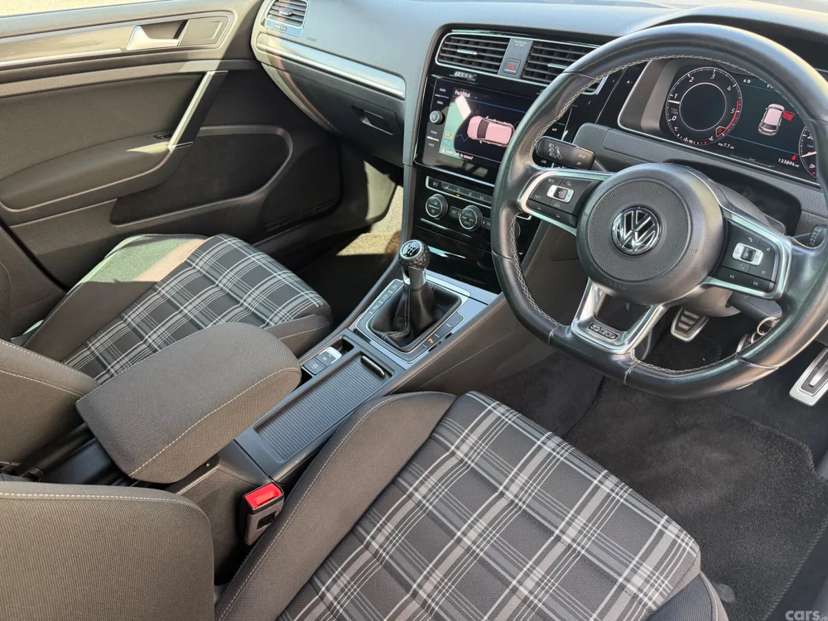 Volkswagen Golf Hatchback, Diesel, 2018, White