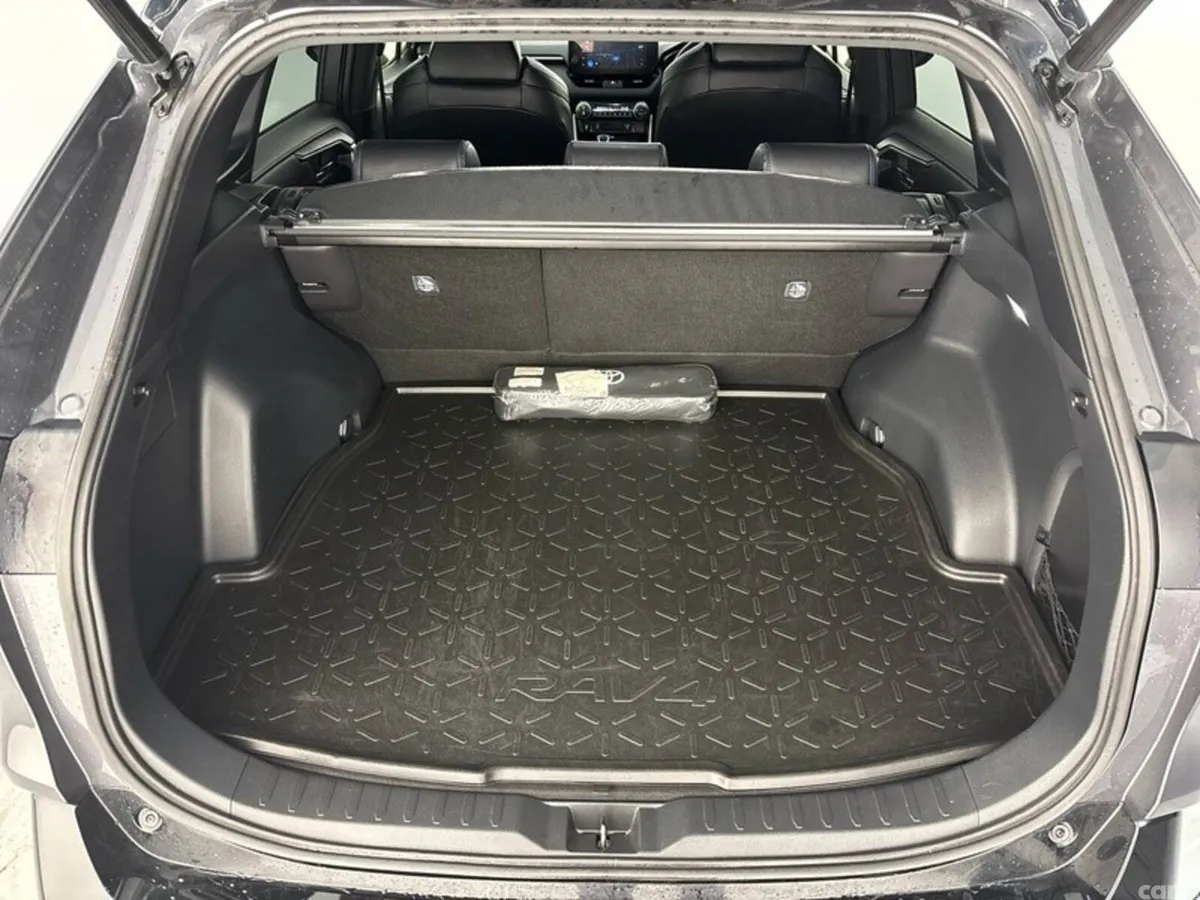 Toyota RAV4 SUV, Petrol Hybrid, 2023, Grey