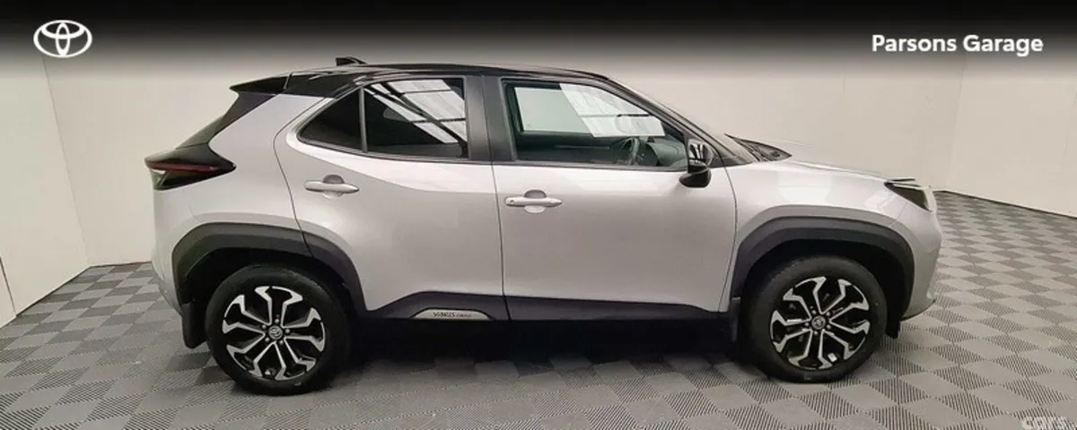 Toyota Yaris Cross Hatchback, Petrol Hybrid, 2022, Grey