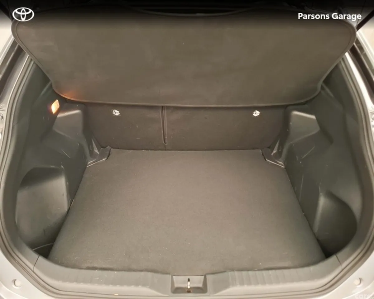 Toyota Yaris Cross Hatchback, Petrol Hybrid, 2022, Grey