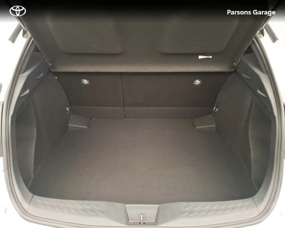Toyota C-HR SUV, Petrol Hybrid, 2023, White