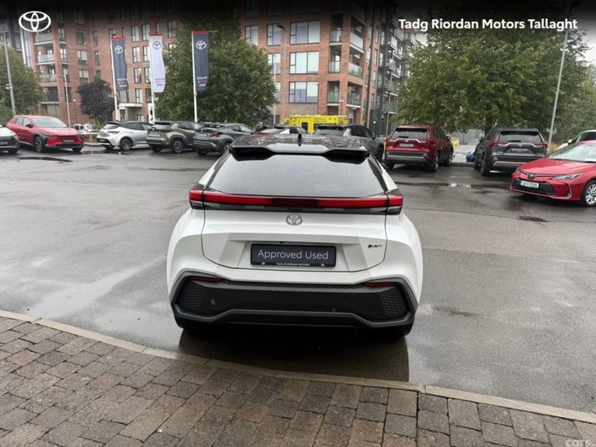 Toyota C-HR SUV, Petrol Hybrid, 2025, White