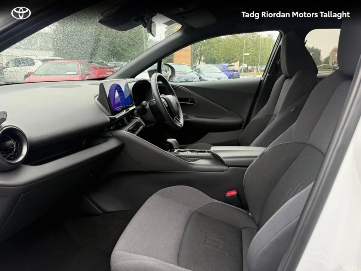 Toyota C-HR SUV, Petrol Hybrid, 2025, White