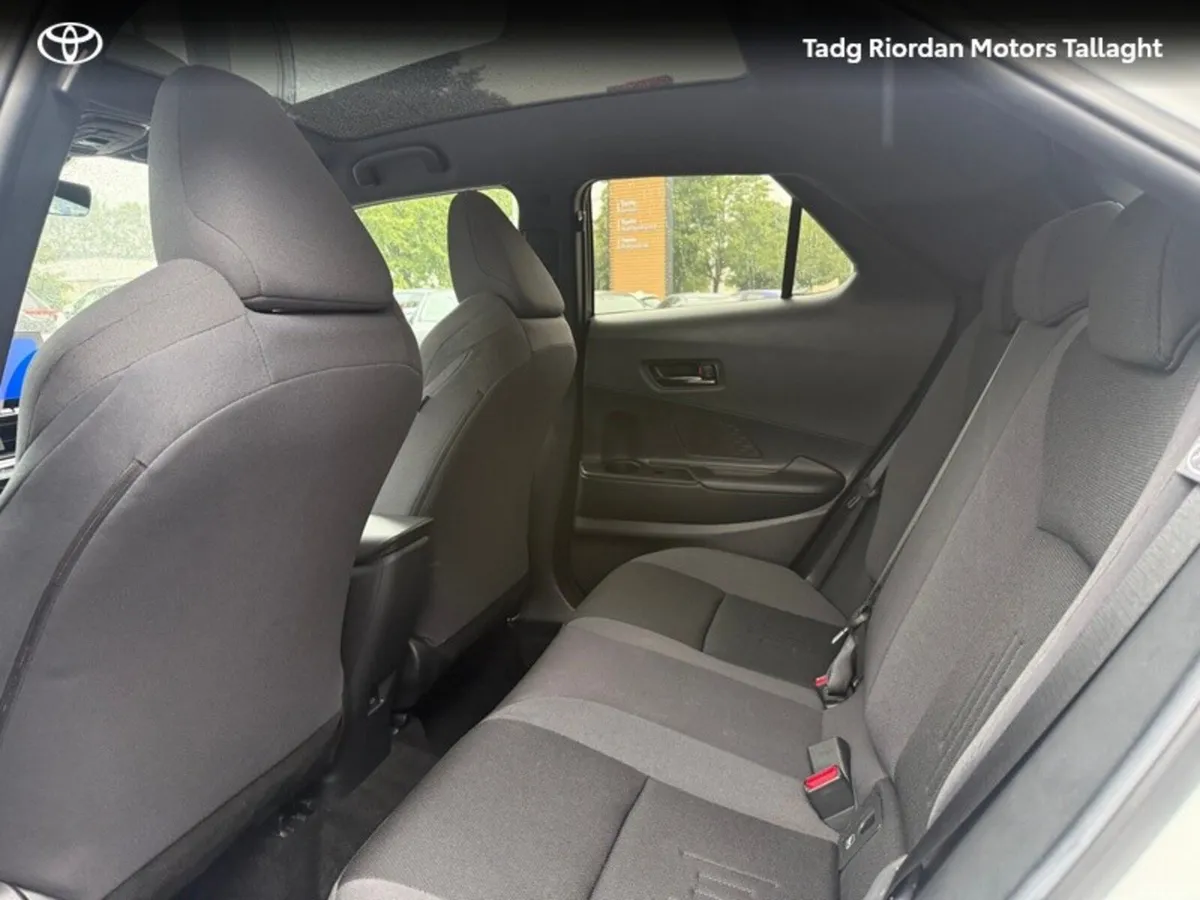 Toyota C-HR SUV, Petrol Hybrid, 2025, White