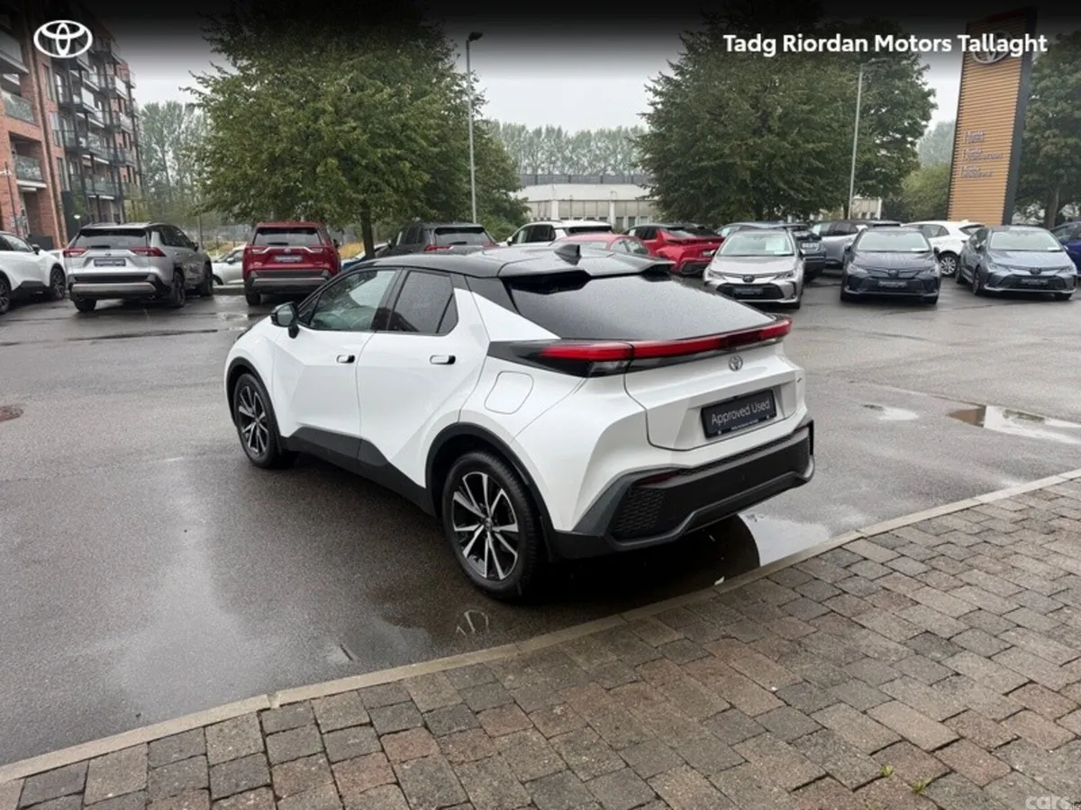 Toyota C-HR SUV, Petrol Hybrid, 2025, White
