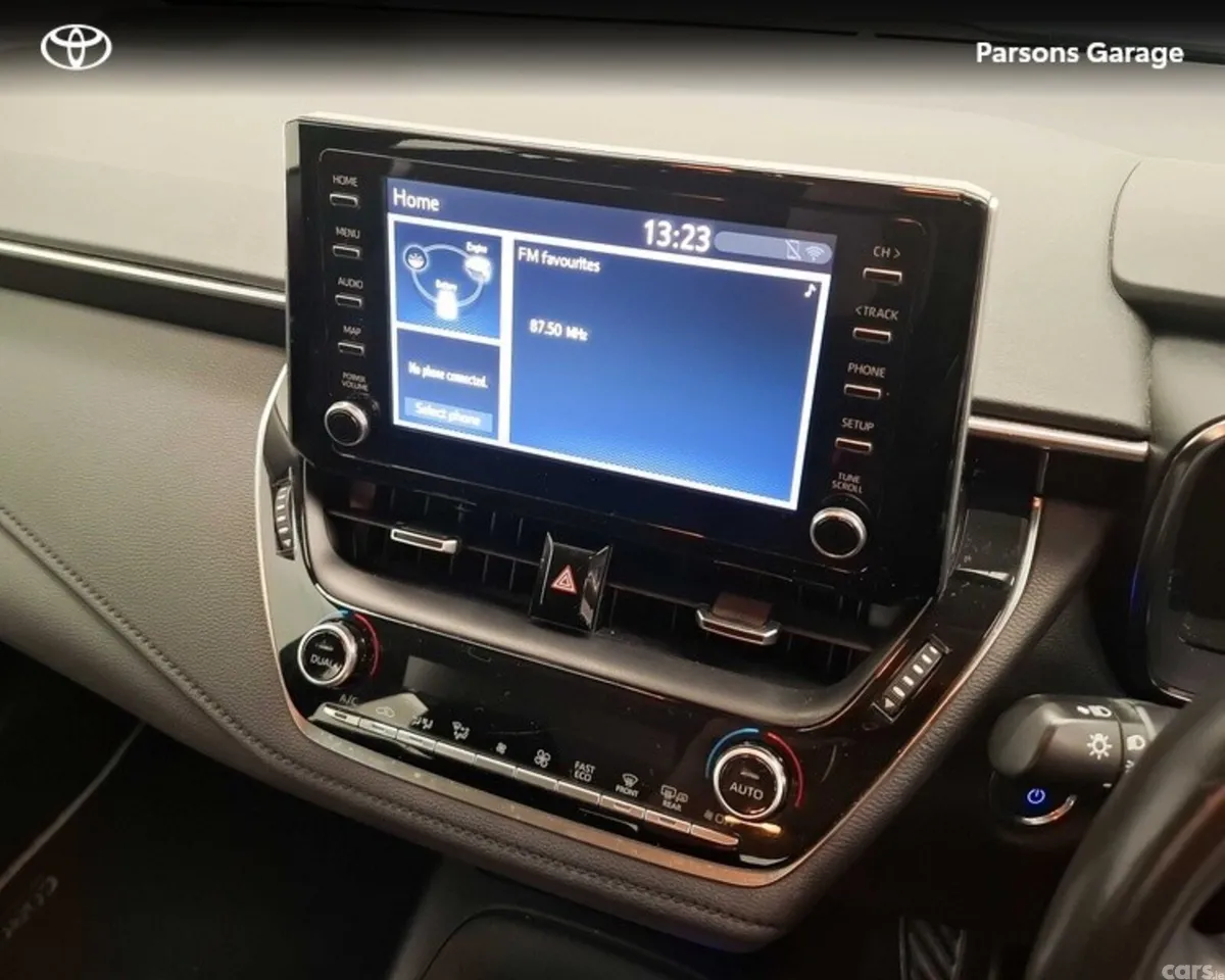 Toyota Corolla Saloon, Petrol Hybrid, 2021, Silver