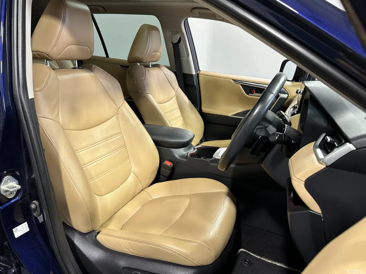 Toyota RAV4 SUV, Petrol Hybrid, 2024, Blue