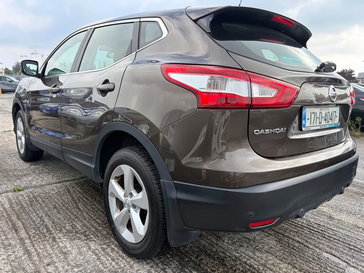 Nissan Qashqai SUV, Diesel, 2017, Brown