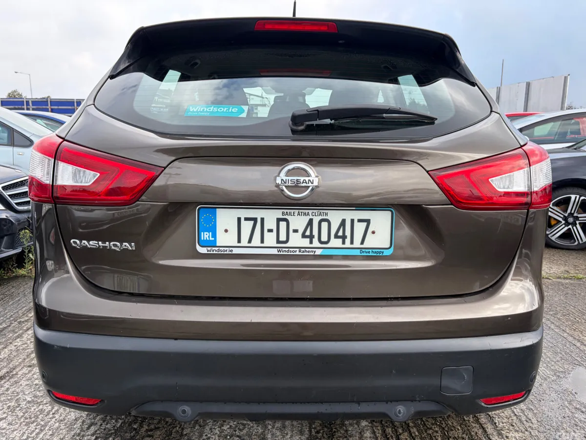 Nissan Qashqai SUV, Diesel, 2017, Brown