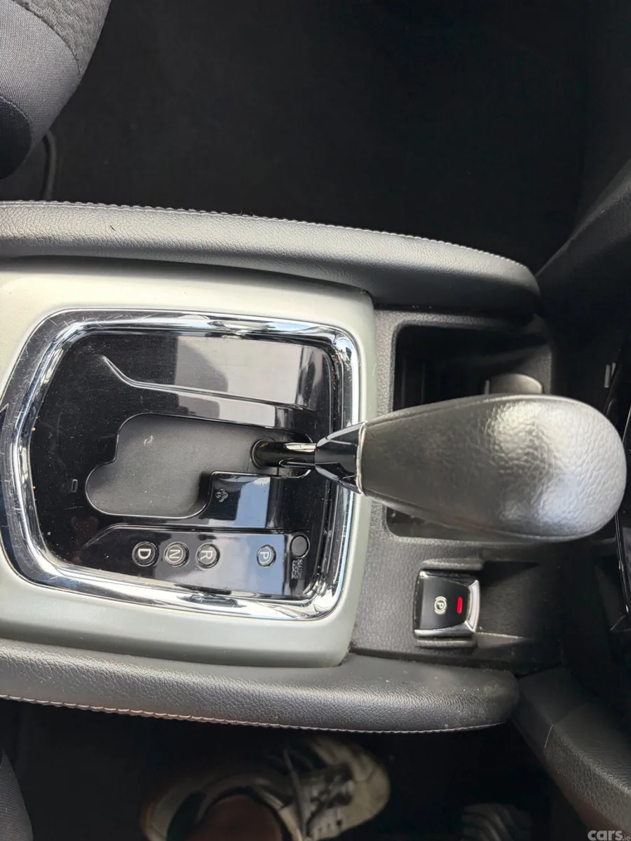Nissan Qashqai SUV, Diesel, 2017, Brown