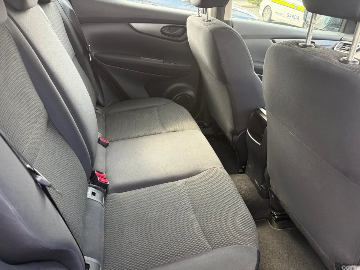 Nissan Qashqai SUV, Diesel, 2017, Brown