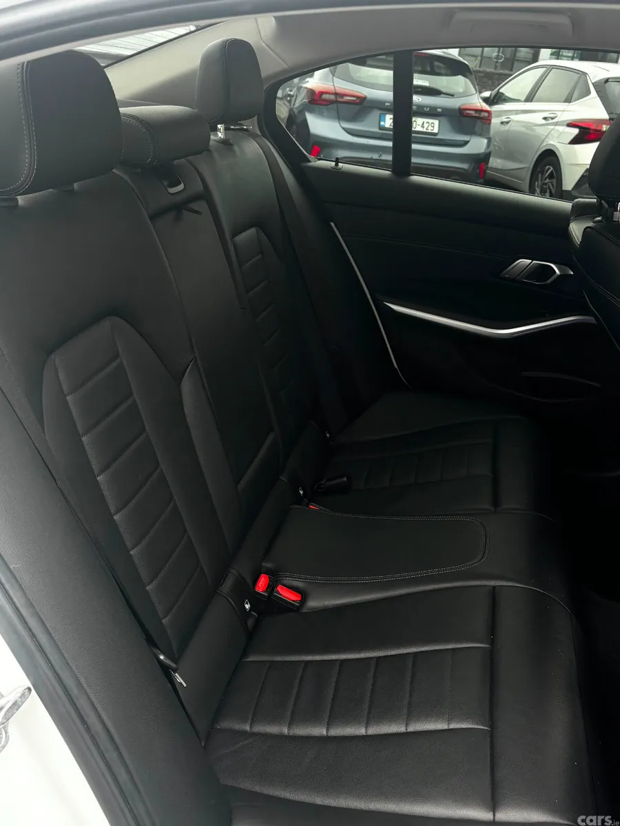 BMW 3-Series Saloon, Diesel, 2019, White