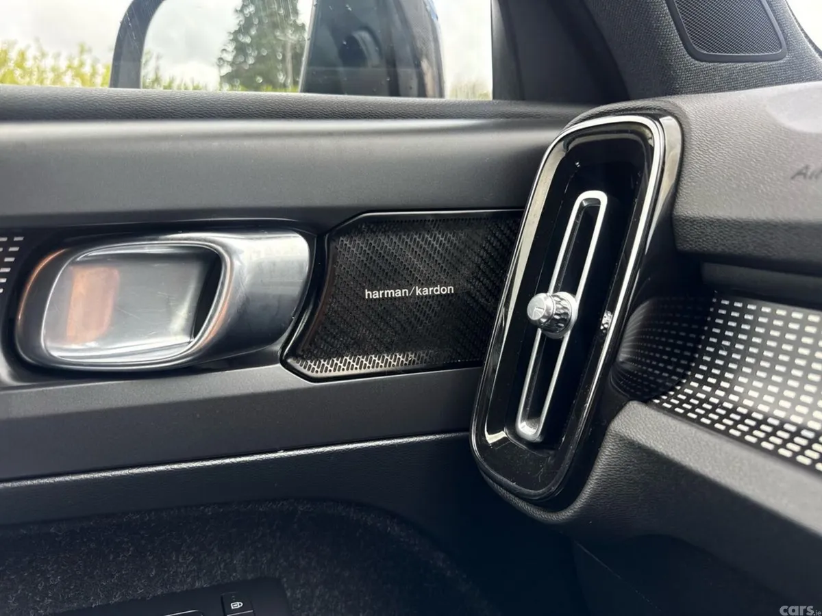 Volvo XC40 SUV, Diesel, 2019, Grey