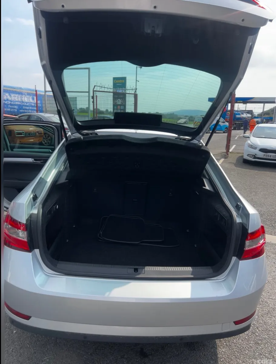 Skoda Superb Saloon, Diesel, 2020, Silver