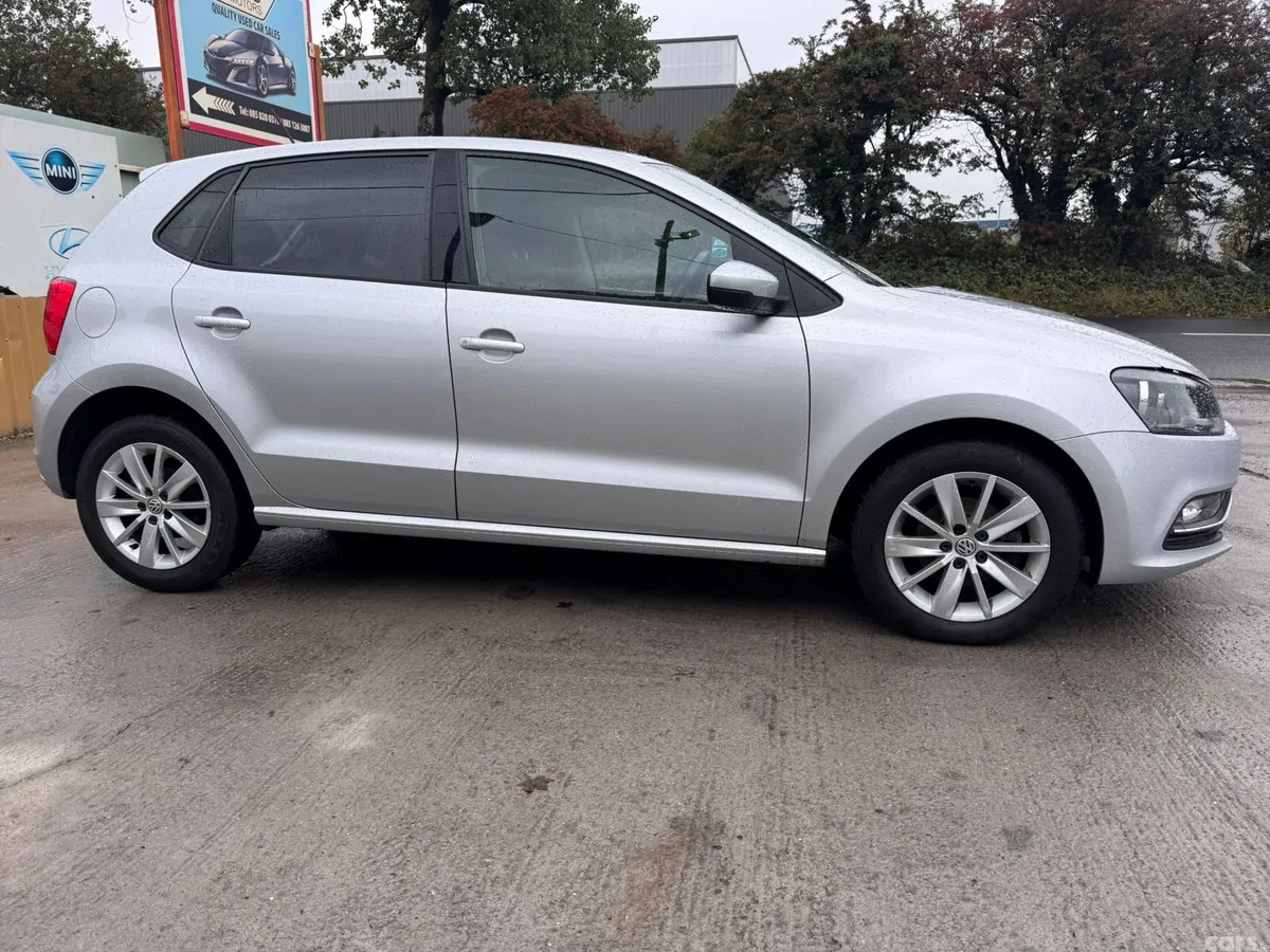 Volkswagen Polo Hatchback, Petrol, 2015, Silver