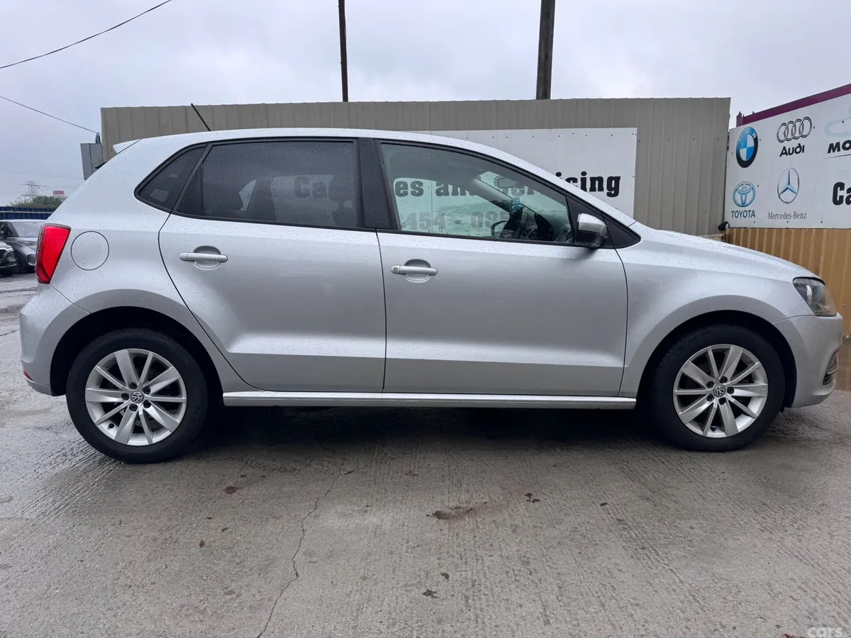 Volkswagen Polo Hatchback, Petrol, 2015, Silver