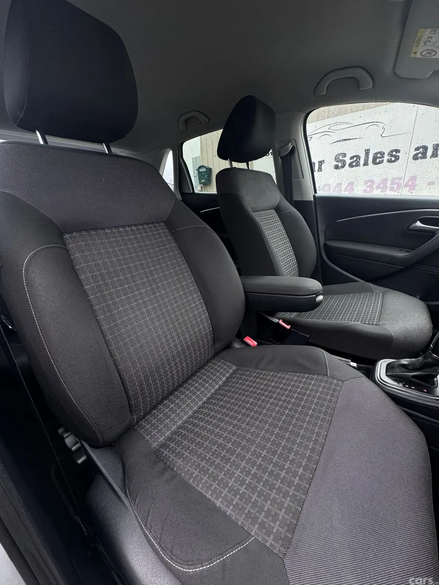 Volkswagen Polo Hatchback, Petrol, 2015, Silver
