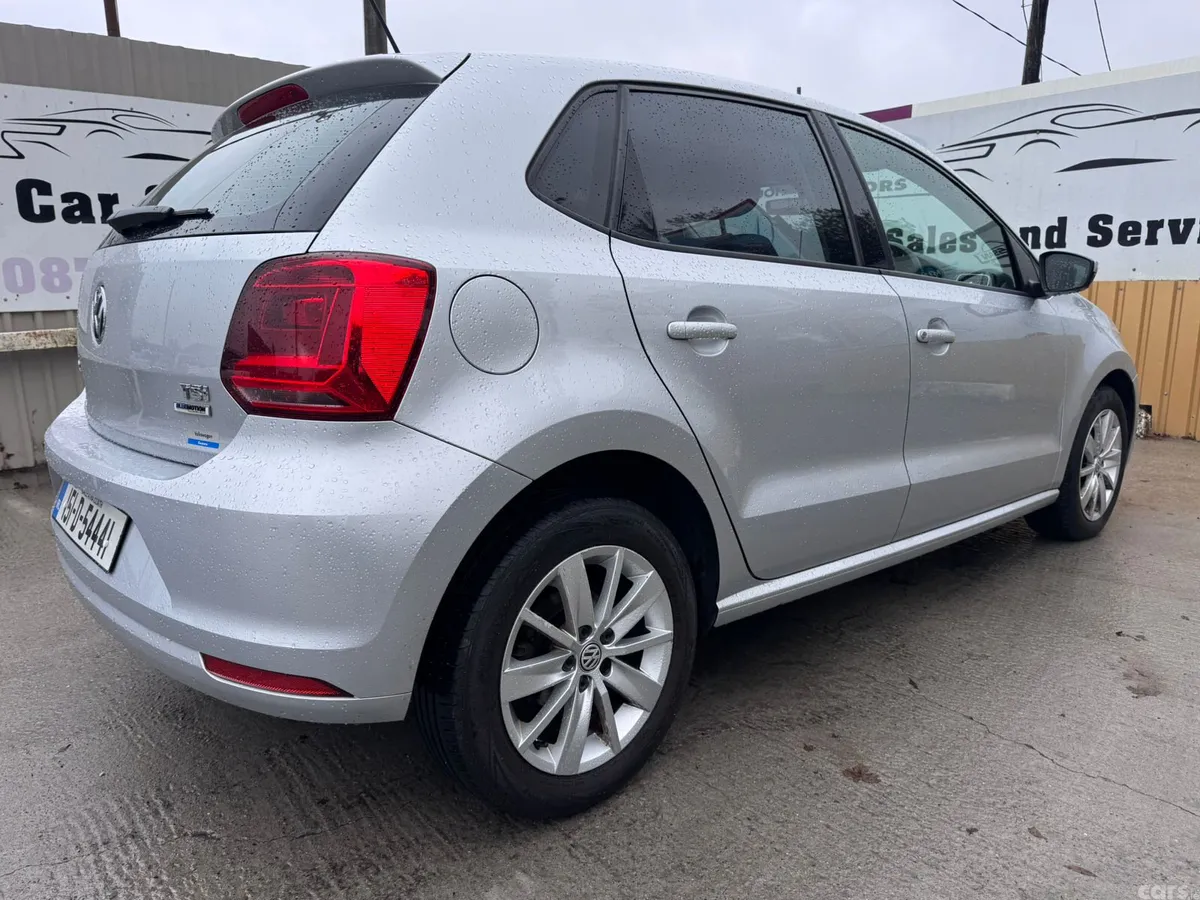Volkswagen Polo Hatchback, Petrol, 2015, Silver