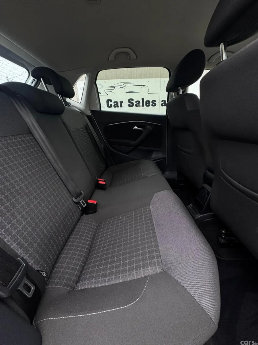 Volkswagen Polo Hatchback, Petrol, 2015, Silver