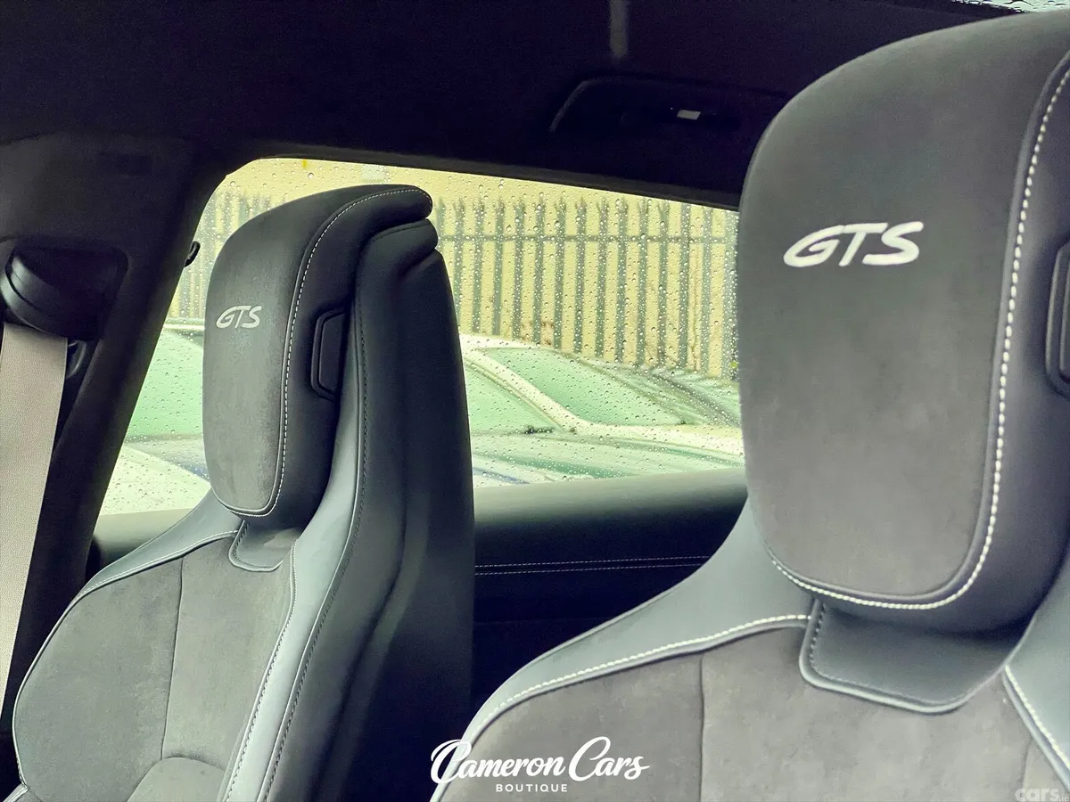 Porsche Taycan Estate, Electric, 2023, Blue