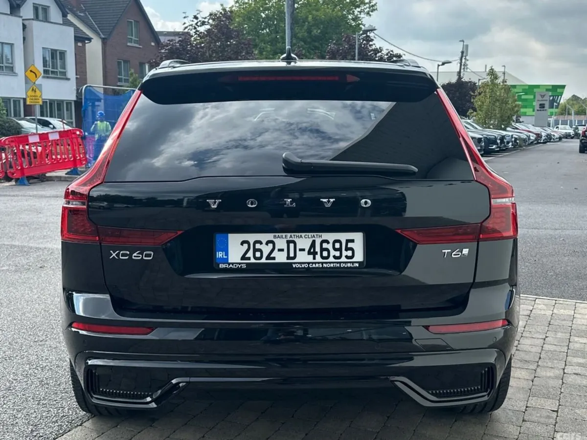 Volvo XC60 SUV, Petrol Plug-in Hybrid, 2026, Black