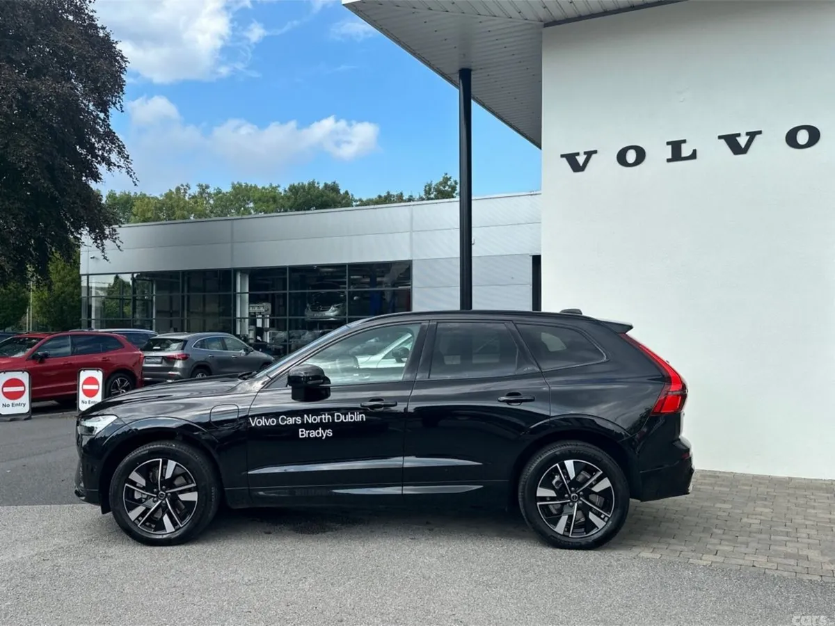 Volvo XC60 SUV, Petrol Plug-in Hybrid, 2026, Black