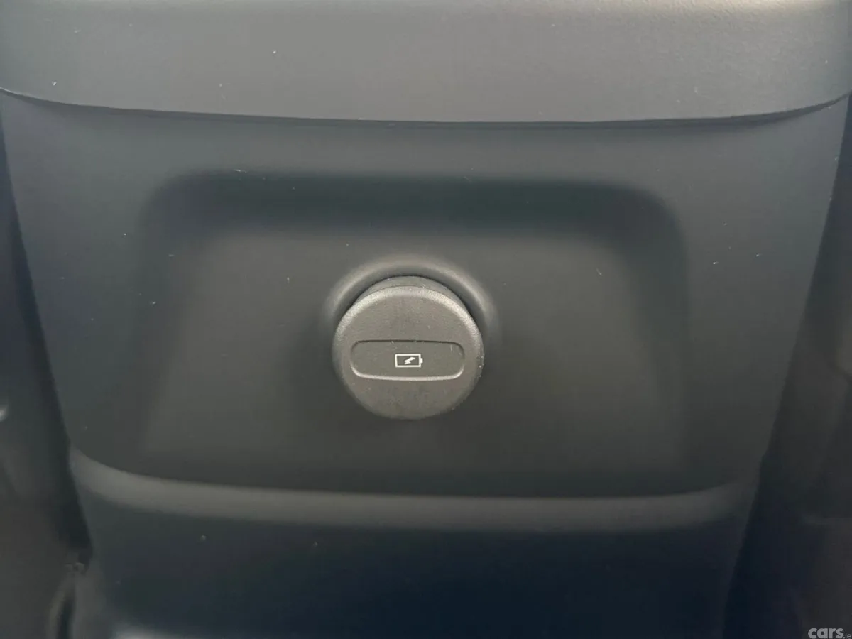 Volvo XC60 SUV, Petrol Plug-in Hybrid, 2026, Black