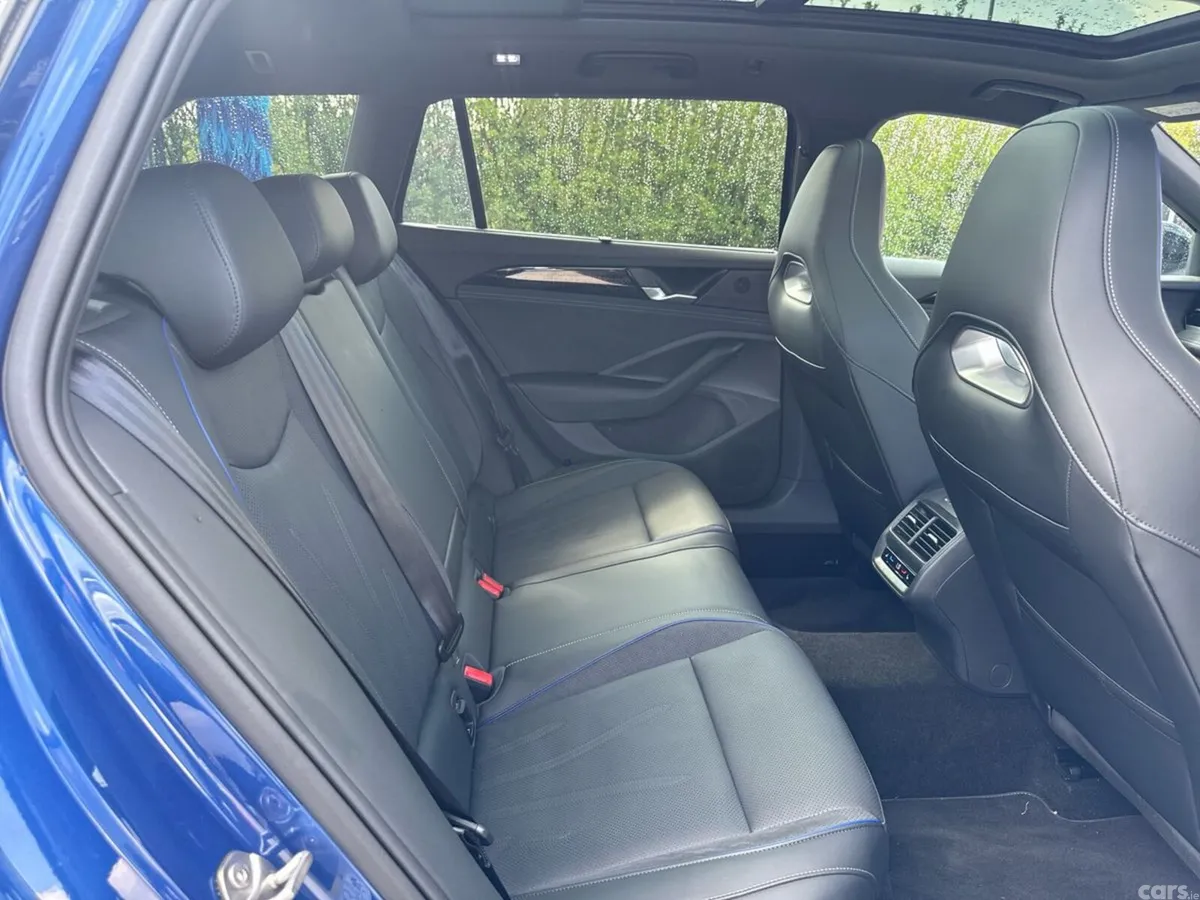 Volkswagen Passat Estate, Diesel, 2026, Blue