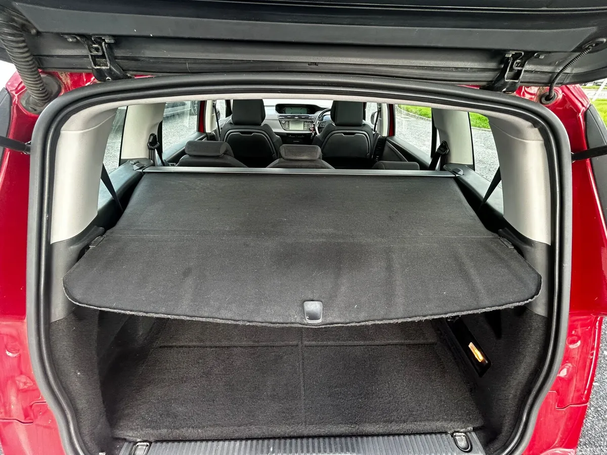 Citroen C4 Picasso Hatchback, Diesel, 2016, Red