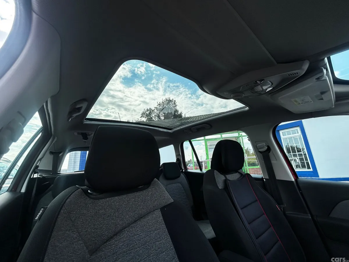 Citroen C4 Picasso Hatchback, Diesel, 2016, Red