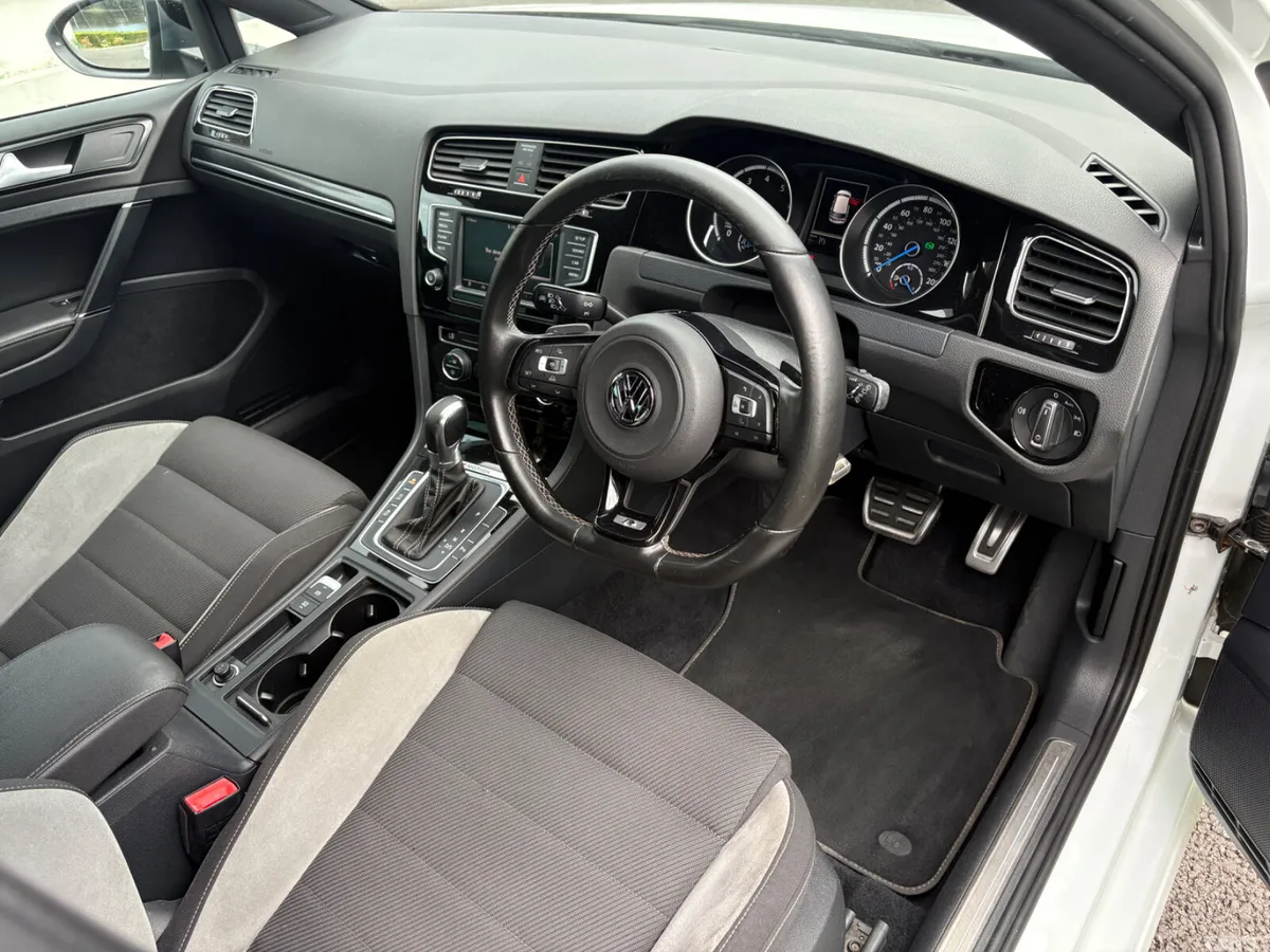 Volkswagen Golf Hatchback, Petrol, 2015, White