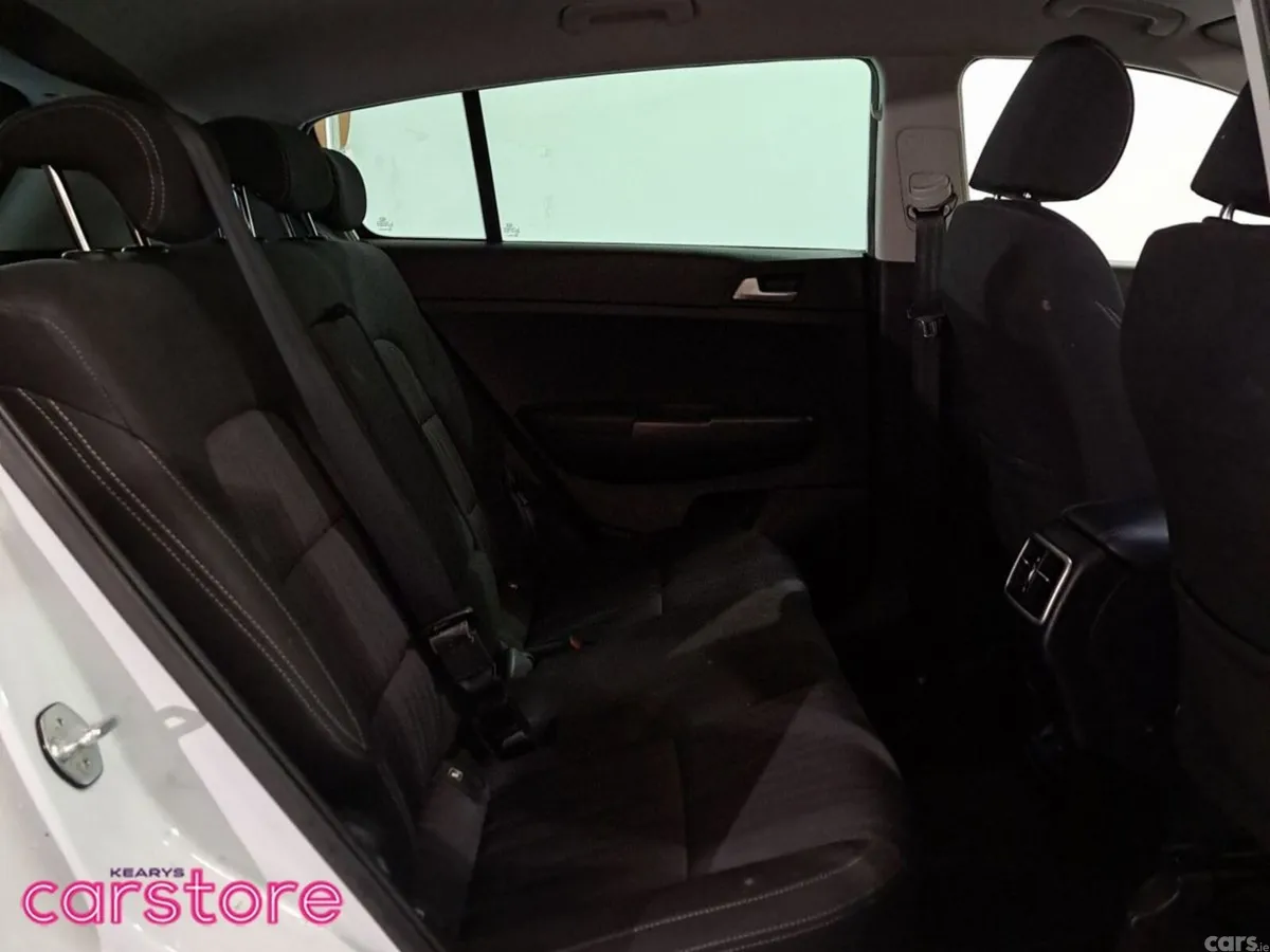 Kia Sportage SUV, Diesel Hybrid, 2021, White