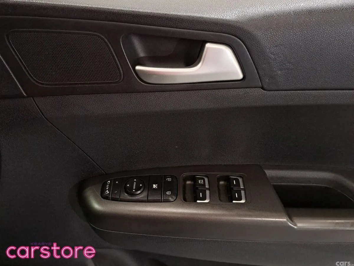 Kia Sportage SUV, Diesel Hybrid, 2021, White
