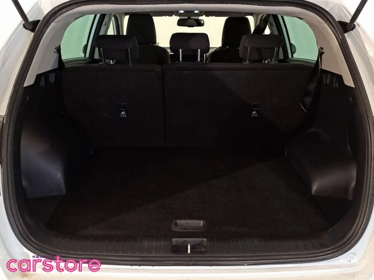 Kia Sportage SUV, Diesel Hybrid, 2021, White