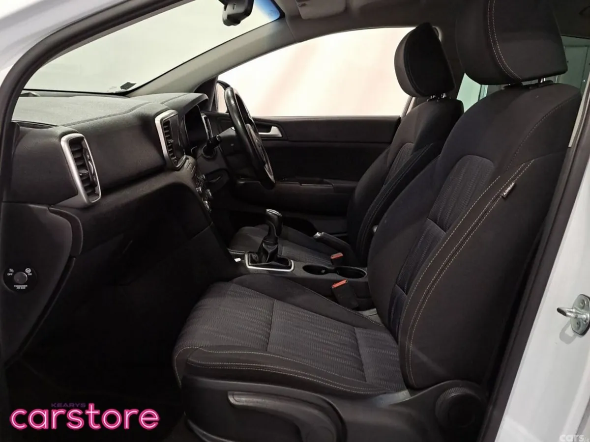 Kia Sportage SUV, Diesel Hybrid, 2021, White