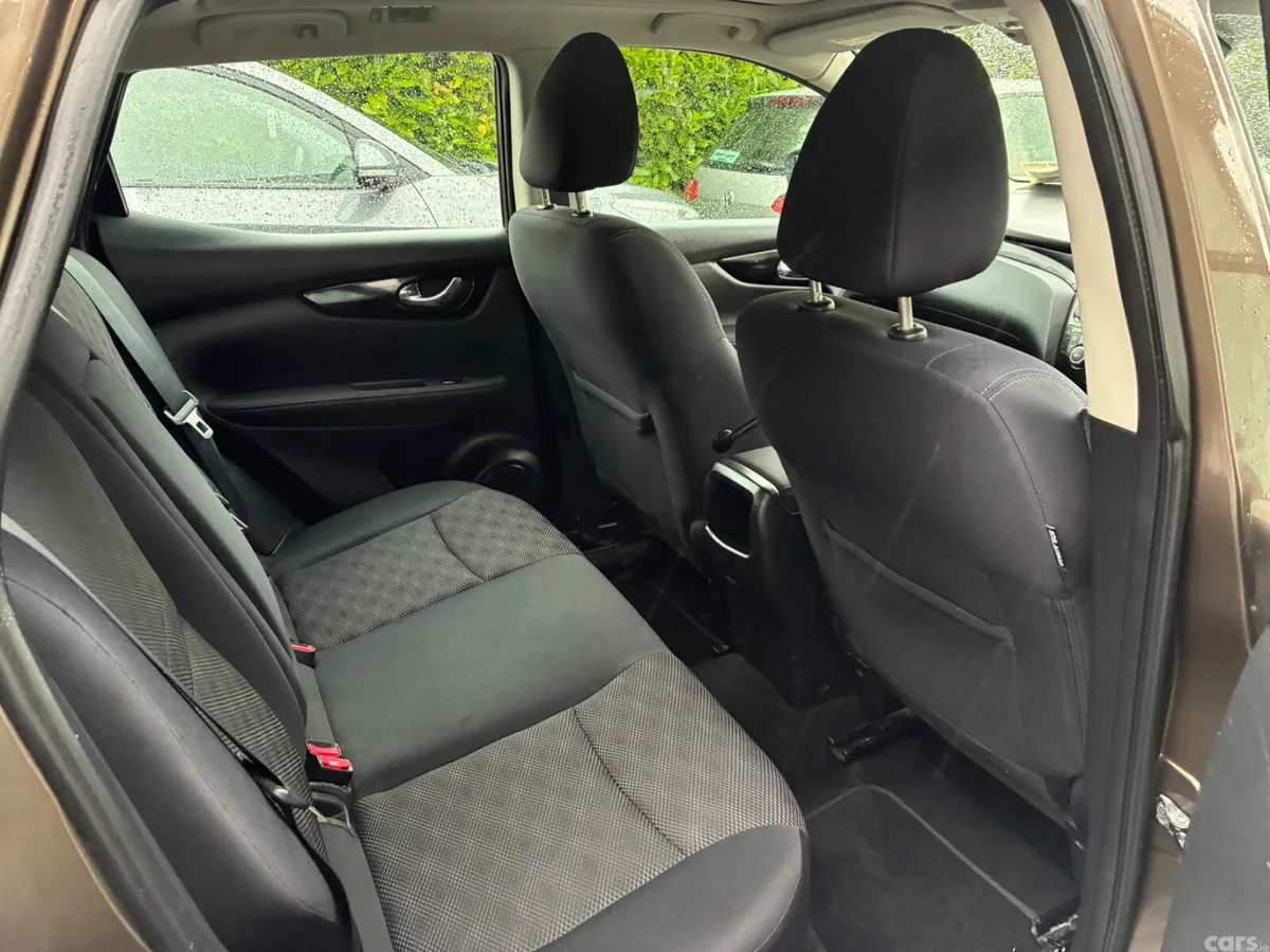 Nissan Qashqai SUV, Diesel, 2017, Brown