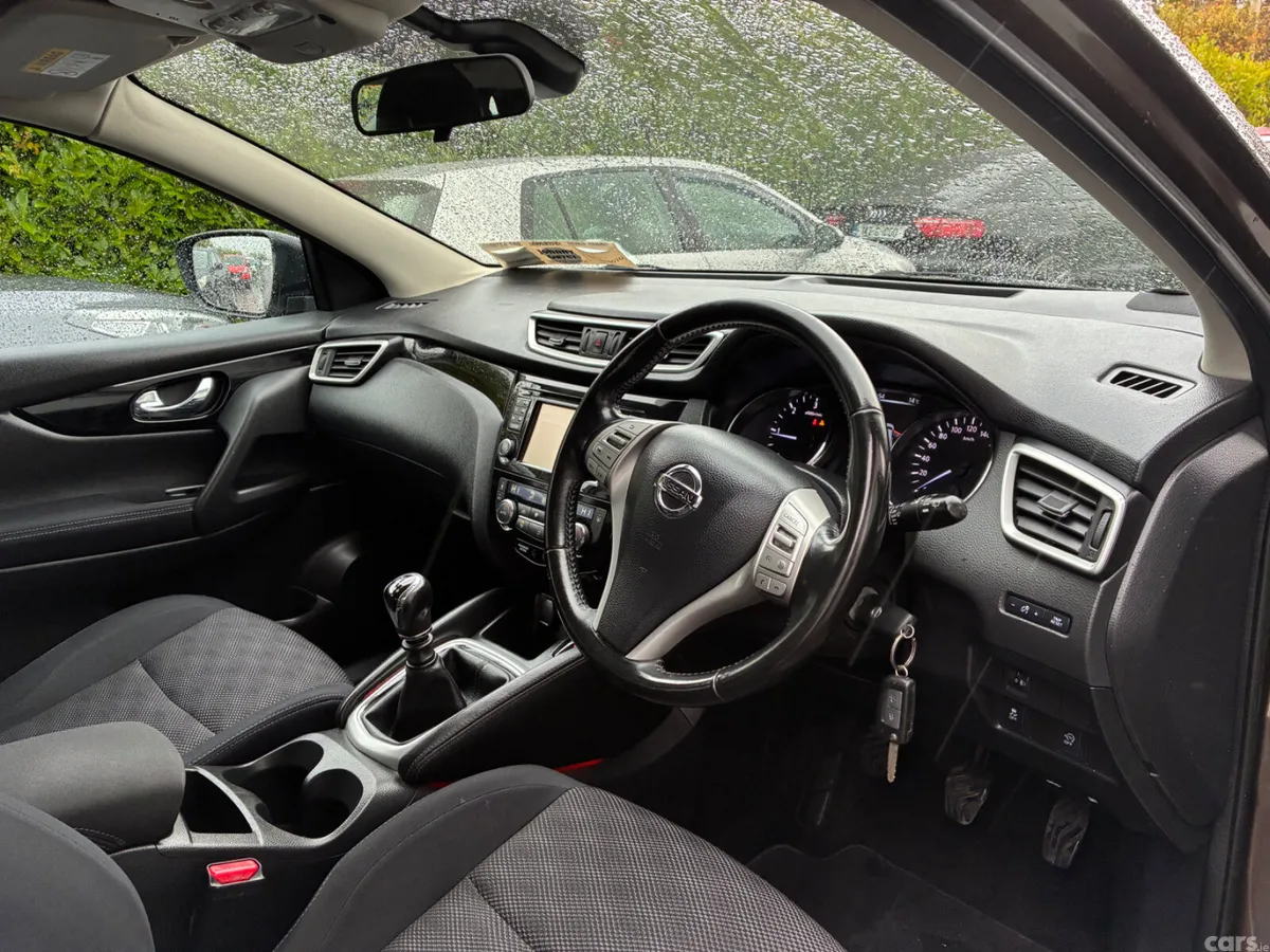 Nissan Qashqai SUV, Diesel, 2017, Brown