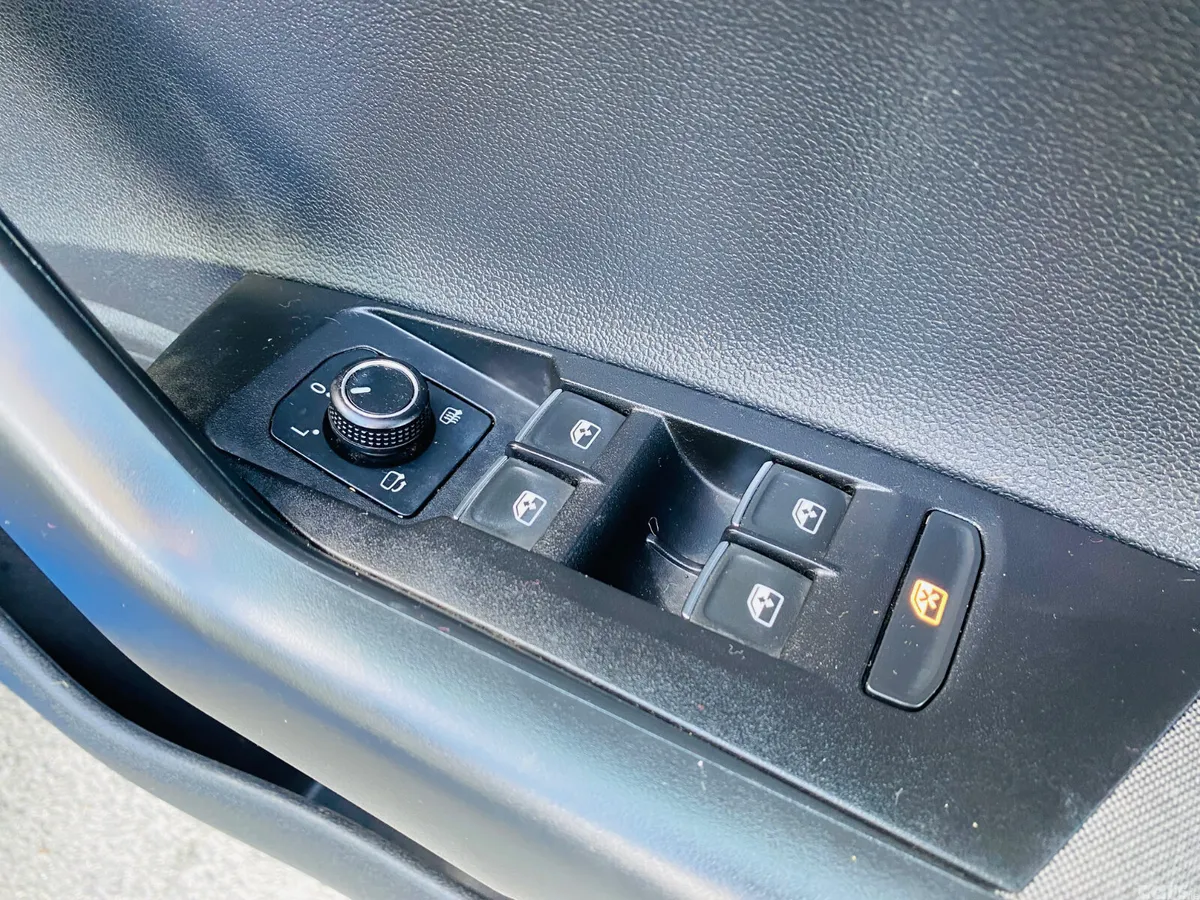 Volkswagen Polo Hatchback, Petrol, 2021, Blue