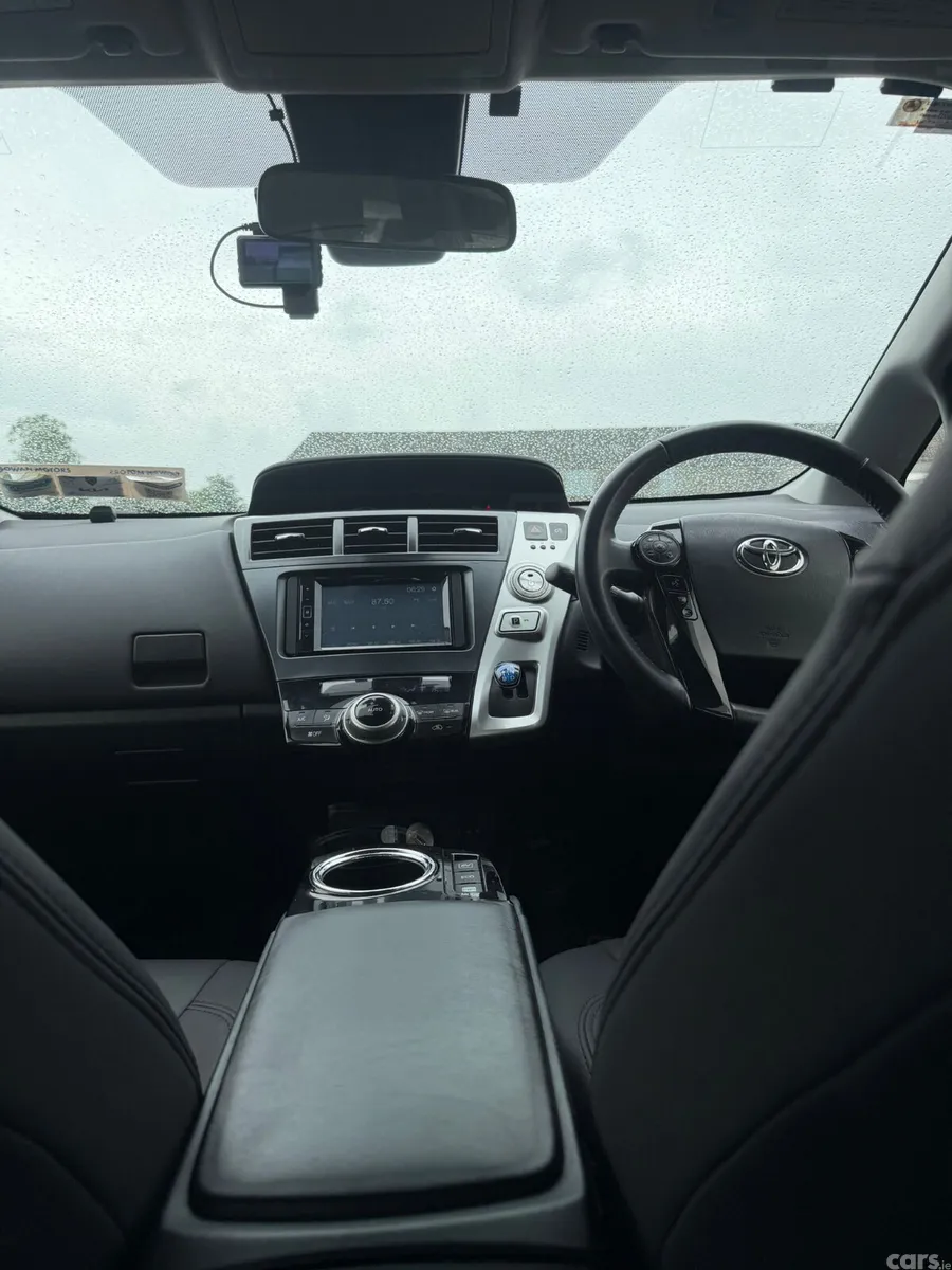 Toyota Prius Hatchback, Petrol Hybrid, 2018, Blue