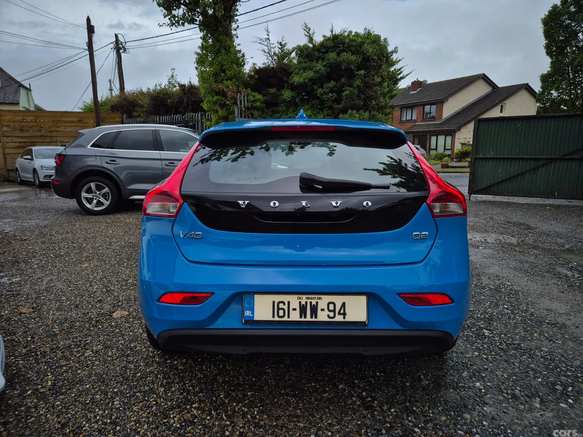 Volvo V40 Hatchback, Diesel, 2016, Blue