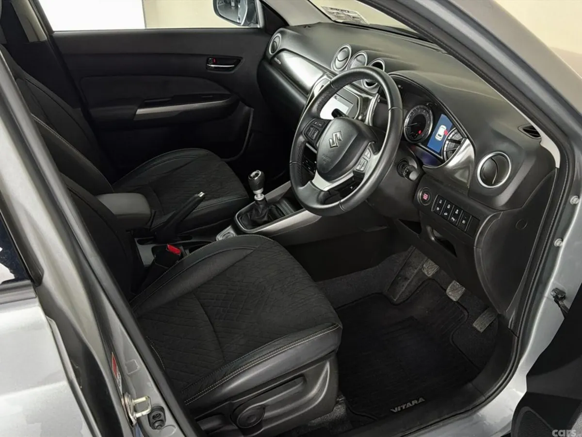 Suzuki Vitara SUV, Petrol, 2024, Grey