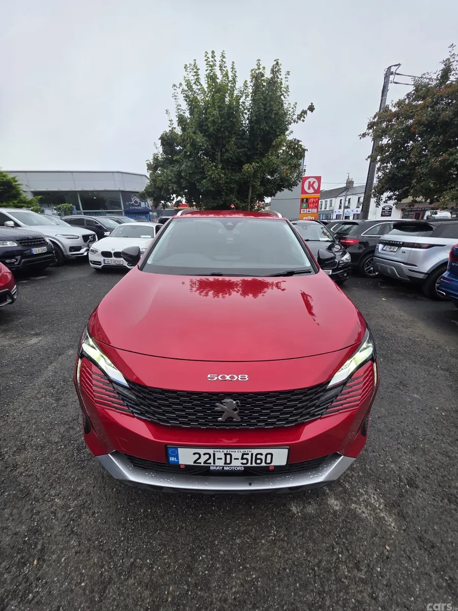 Peugeot 5008 MPV, Diesel, 2022, Red