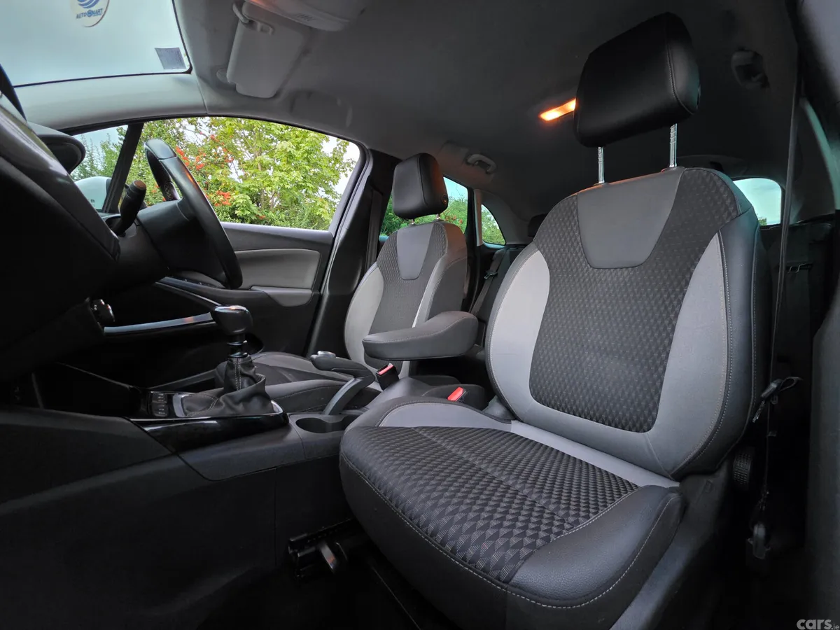 Vauxhall Crossland X Hatchback, Diesel, 2019, White