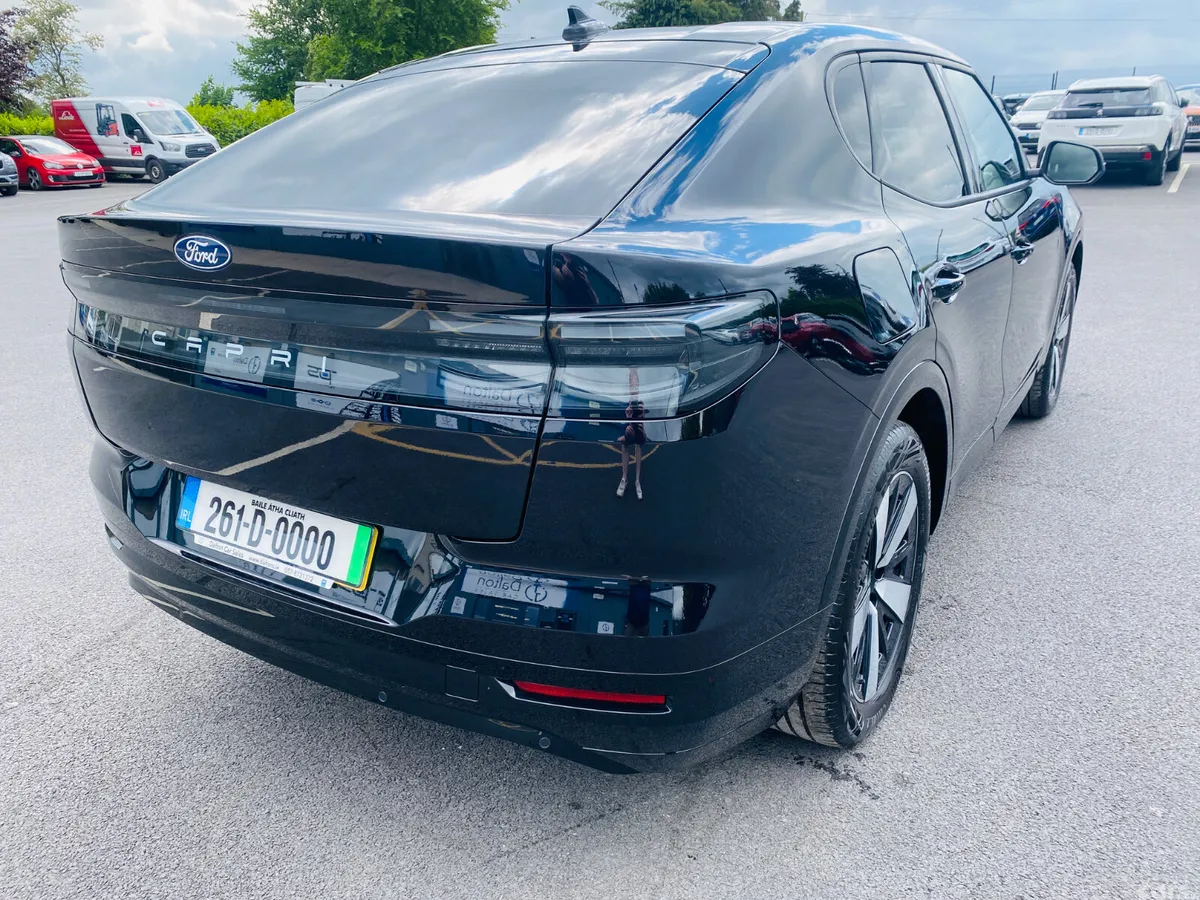 Ford Capri SUV, Electric, 2026, Black