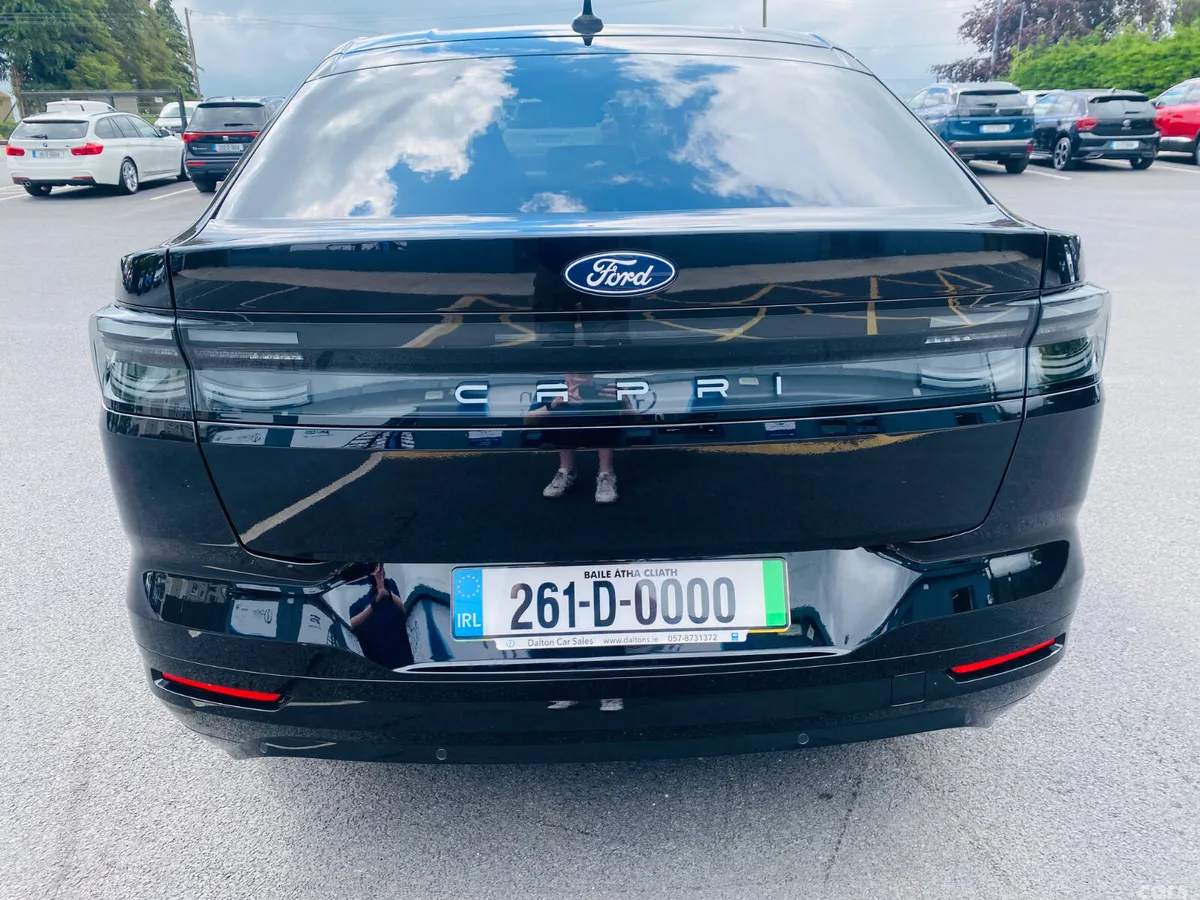 Ford Capri SUV, Electric, 2026, Black