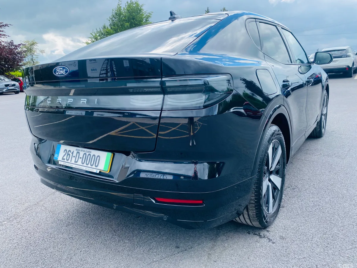 Ford Capri SUV, Electric, 2026, Black