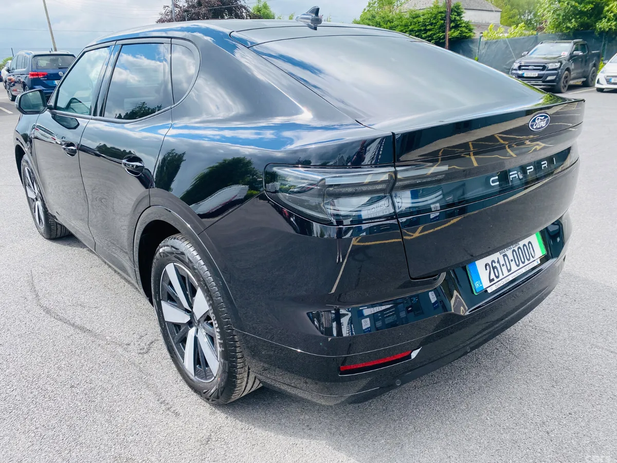 Ford Capri SUV, Electric, 2026, Black