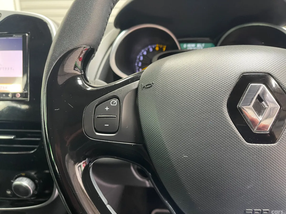 Renault Clio Hatchback, Petrol, 2015, Grey