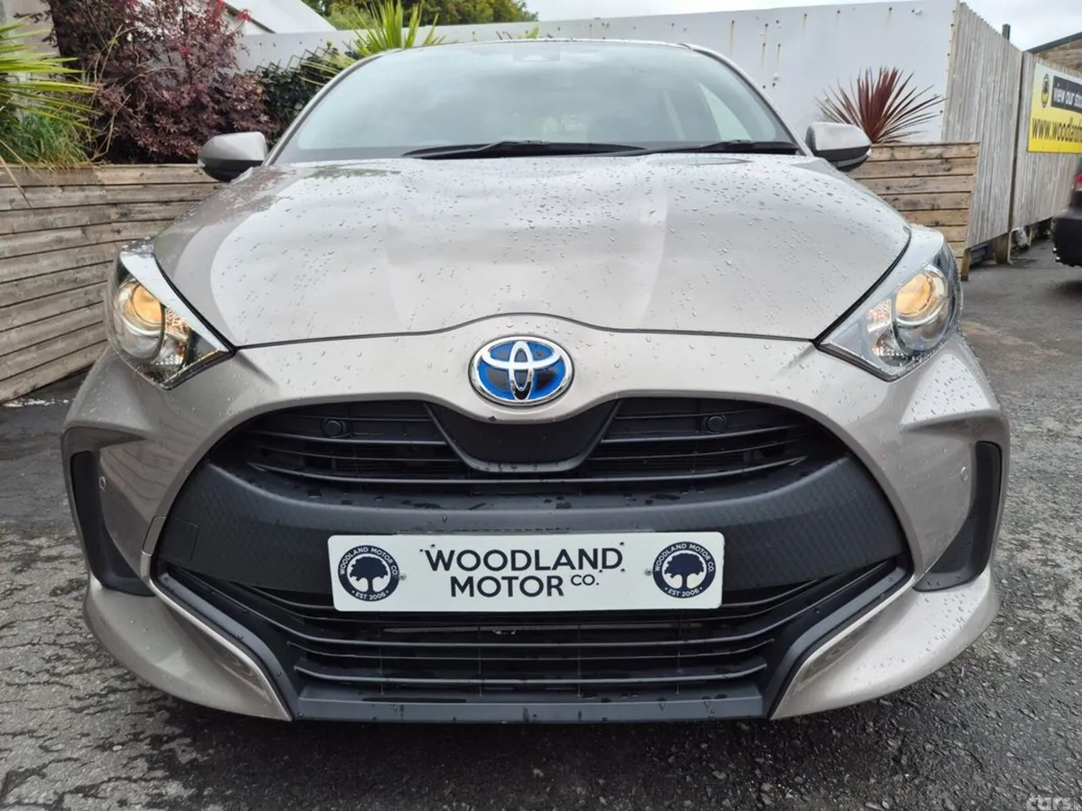 Toyota Yaris Hatchback, Petrol Hybrid, 2022, Brown