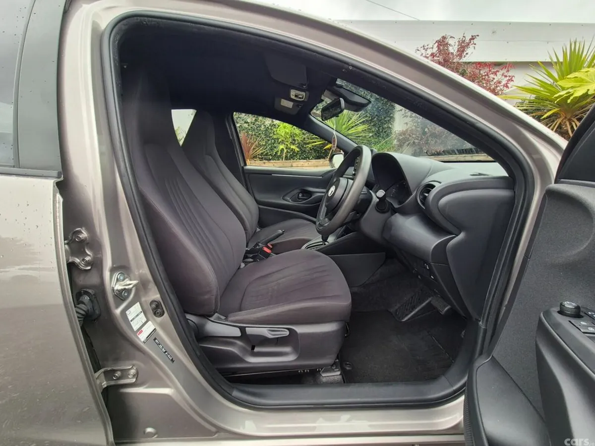 Toyota Yaris Hatchback, Petrol Hybrid, 2022, Brown